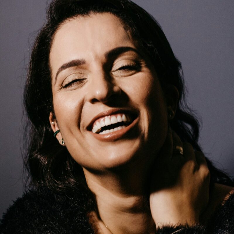 Nasmijana zena